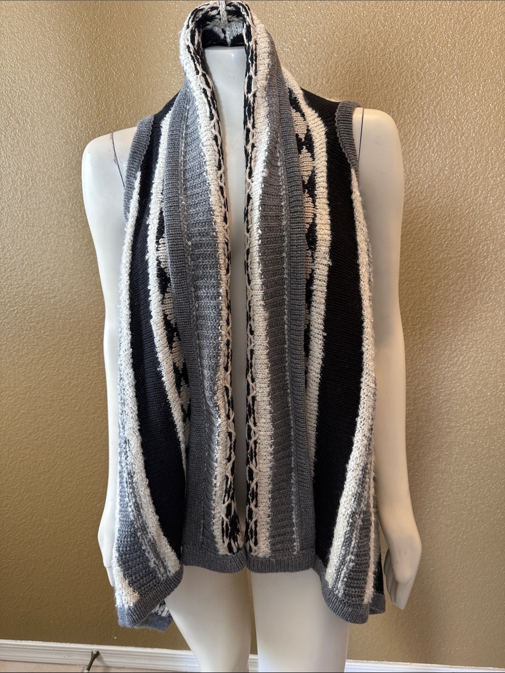 a.n.a Grey, Black & Cream Open-Front Knit Sweater Vest